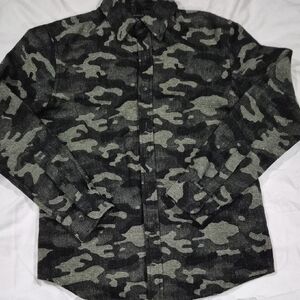 Banana Republic Kevin Love Camouflage Shirt Jacket - Medium SLIM/TAILORED FIT